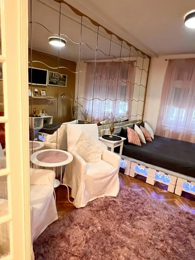 דירות בוקרשט Studio Mosilor רומניה