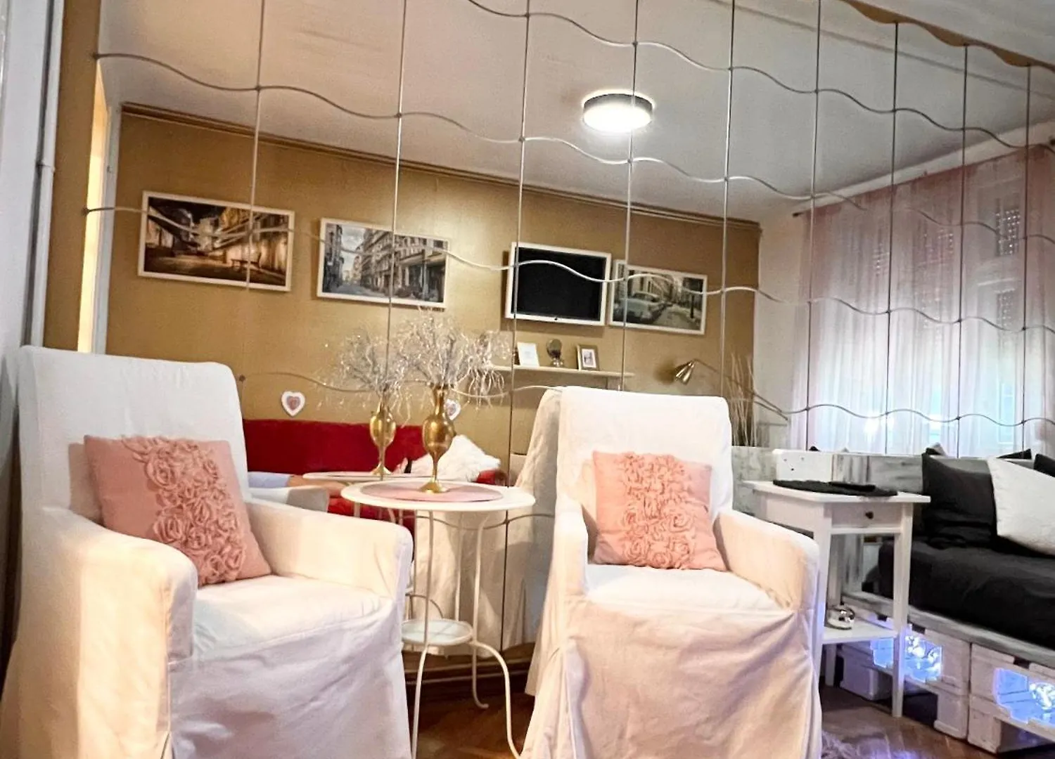 דירות בוקרשט Studio Mosilor רומניה